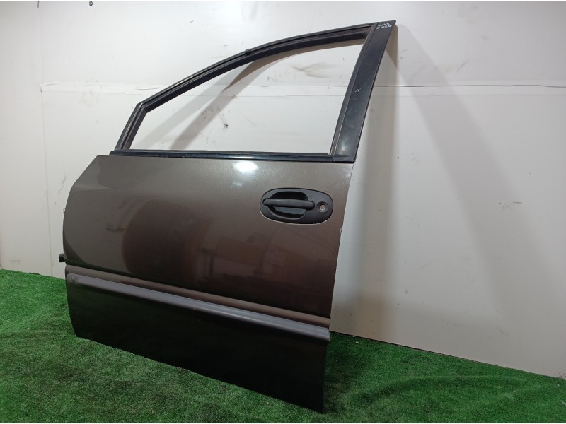 Recambio de puerta delantera izquierda para chrysler voyager (gs) 2.5 td family referencia OEM IAM   