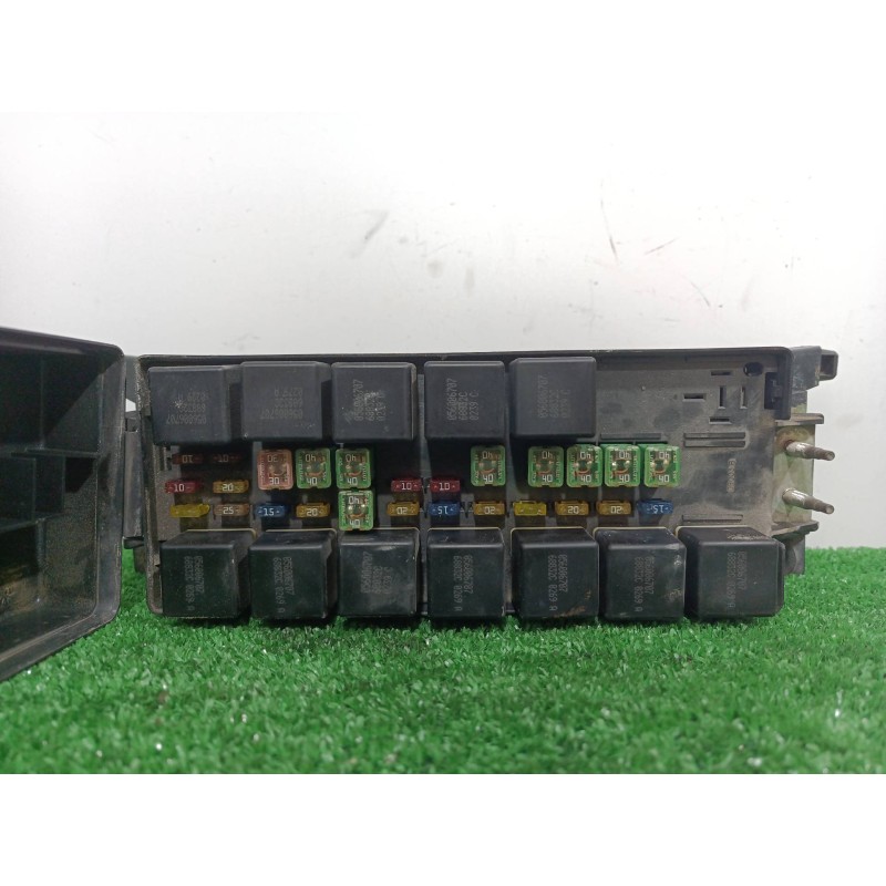 Recambio de caja reles / fusibles para chrysler voyager (gs) 2.5 td family referencia OEM IAM 04868093AA 04868093AA 23417D