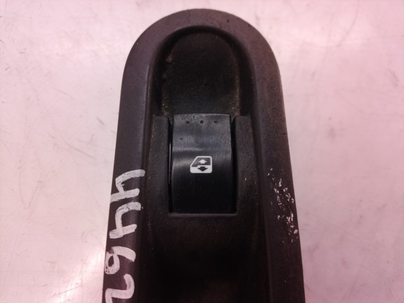 Recambio de mando elevalunas trasero derecho para renault scenic ii authentique referencia OEM IAM 156013870G 156013870 15601387