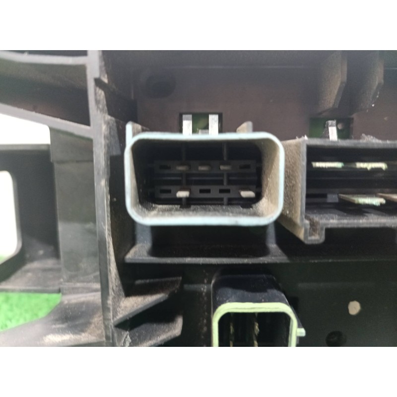 Recambio de caja reles / fusibles para chrysler voyager (gs) 2.5 td family referencia OEM IAM 04868093AA 04868093AA 23417D