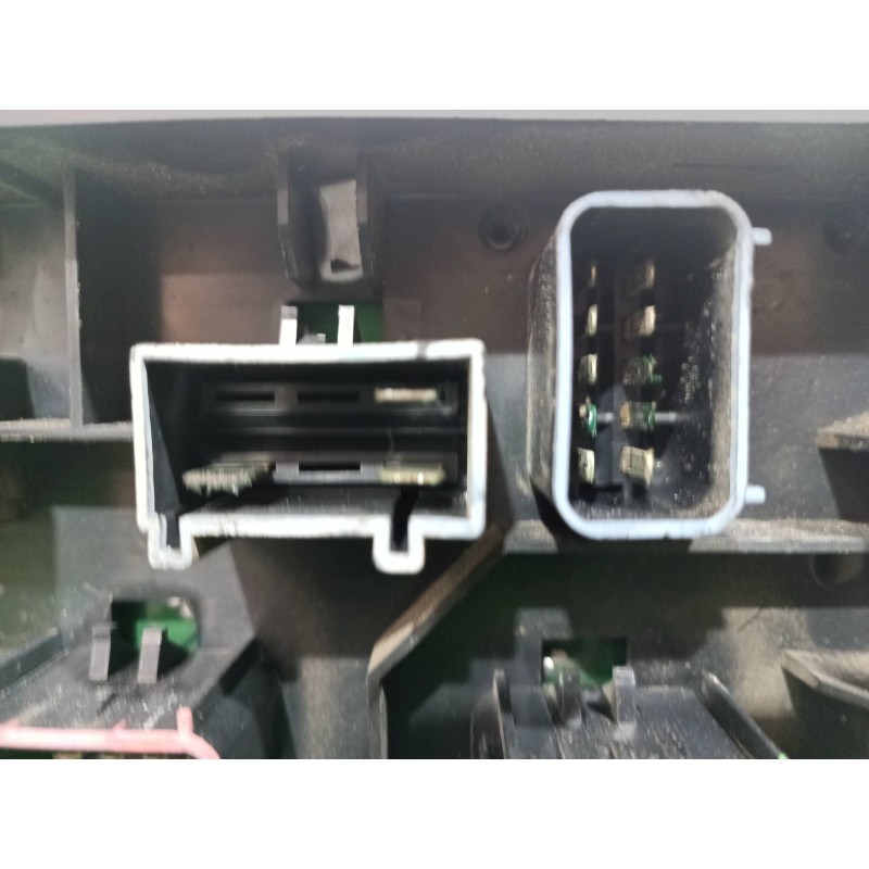 Recambio de caja reles / fusibles para chrysler voyager (gs) 2.5 td family referencia OEM IAM 04868093AA 04868093AA 23417D