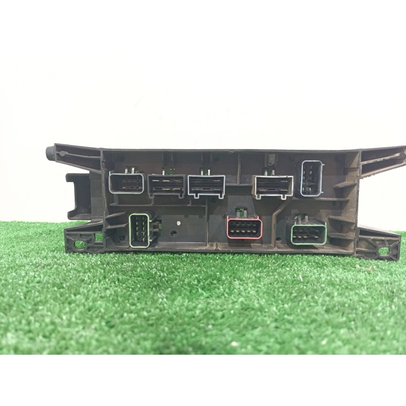 Recambio de caja reles / fusibles para chrysler voyager (gs) 2.5 td family referencia OEM IAM 04868093AA 04868093AA 23417D
