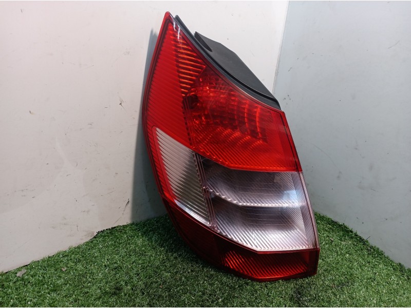 Recambio de piloto trasero izquierdo para renault megane grand scenic (jm) referencia OEM IAM 2SK008659 2SK008659 15911500