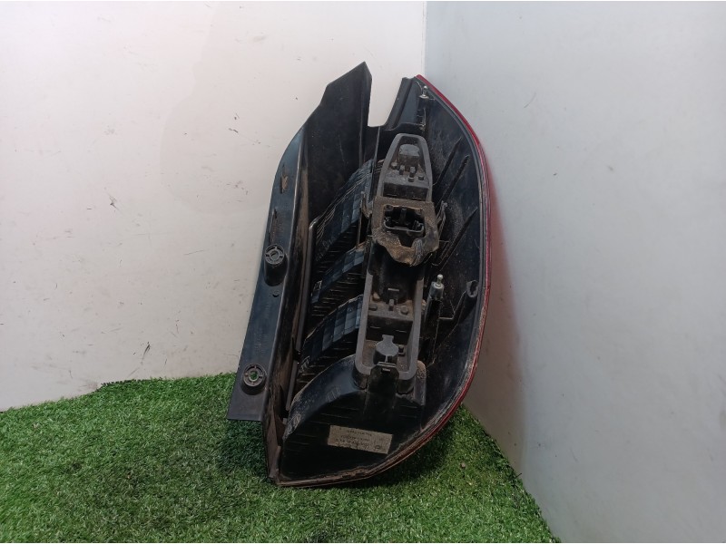 Recambio de piloto trasero izquierdo para renault megane grand scenic (jm) referencia OEM IAM 2SK008659 2SK008659 15911500