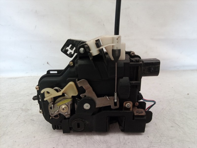 Recambio de cerradura puerta trasera izquierda para volkswagen golf iv berlina (1j1) 25 aniversario referencia OEM IAM 3B4839015