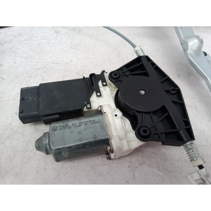 Recambio de elevalunas delantero izquierdo para volkswagen golf iv berlina (1j1) 25 aniversario referencia OEM IAM 1J4837461H 1J