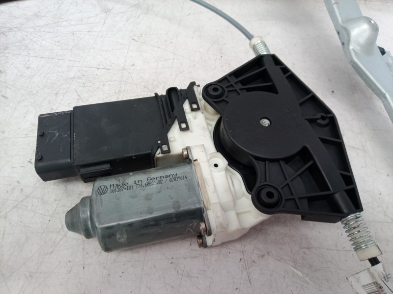 Recambio de elevalunas delantero izquierdo para volkswagen golf iv berlina (1j1) 25 aniversario referencia OEM IAM 1J4837461H 1J