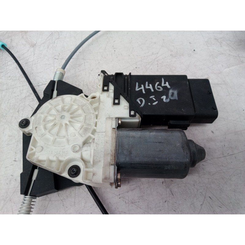 Recambio de elevalunas delantero izquierdo para volkswagen golf iv berlina (1j1) 25 aniversario referencia OEM IAM 1J4837461H 1J