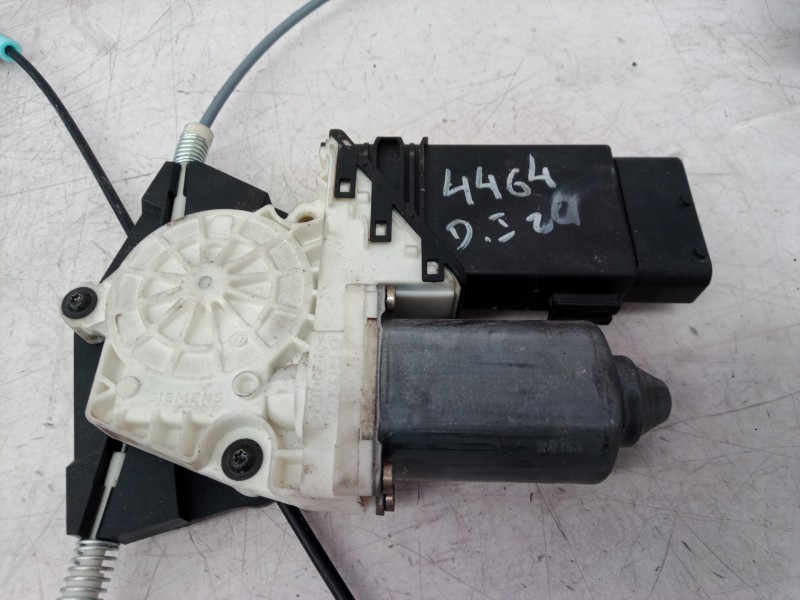 Recambio de elevalunas delantero izquierdo para volkswagen golf iv berlina (1j1) 25 aniversario referencia OEM IAM 1J4837461H 1J