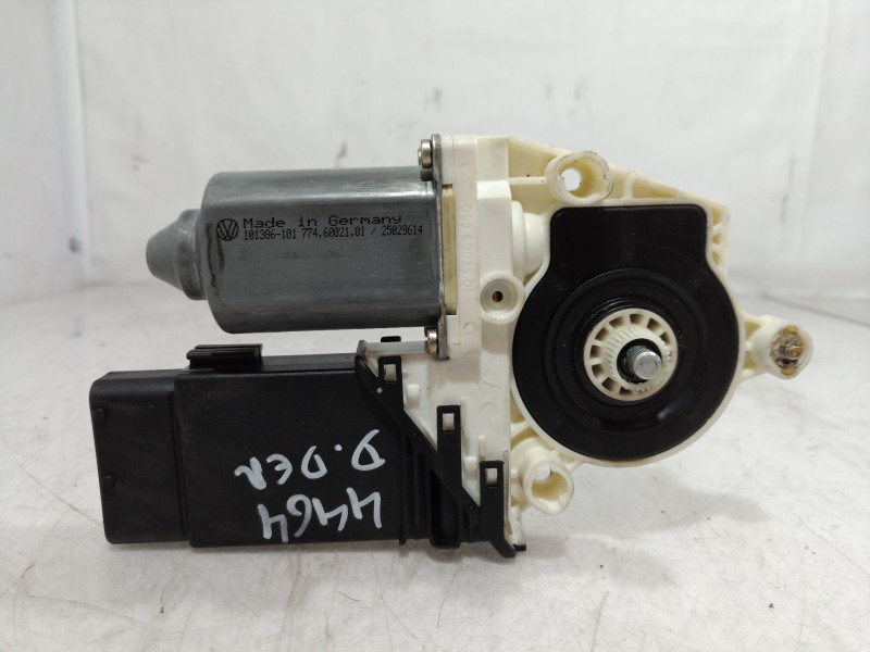 Recambio de motor elevalunas delantero derecho para volkswagen golf iv berlina (1j1) 25 aniversario referencia OEM IAM 80501BG10