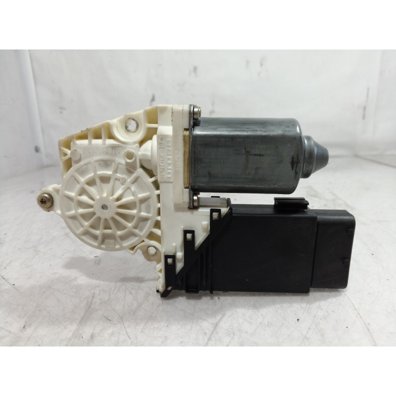 Recambio de motor elevalunas delantero derecho para volkswagen golf iv berlina (1j1) 25 aniversario referencia OEM IAM 80501BG10