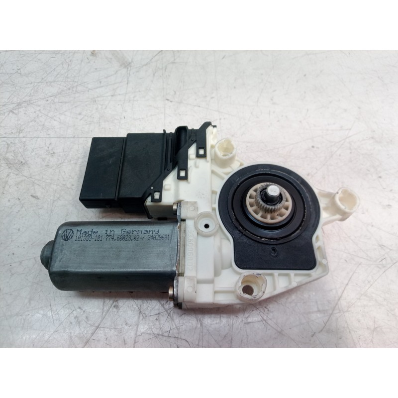 Recambio de motor elevalunas trasero izquierdo para volkswagen golf iv berlina (1j1) 25 aniversario referencia OEM IAM 1J4959711