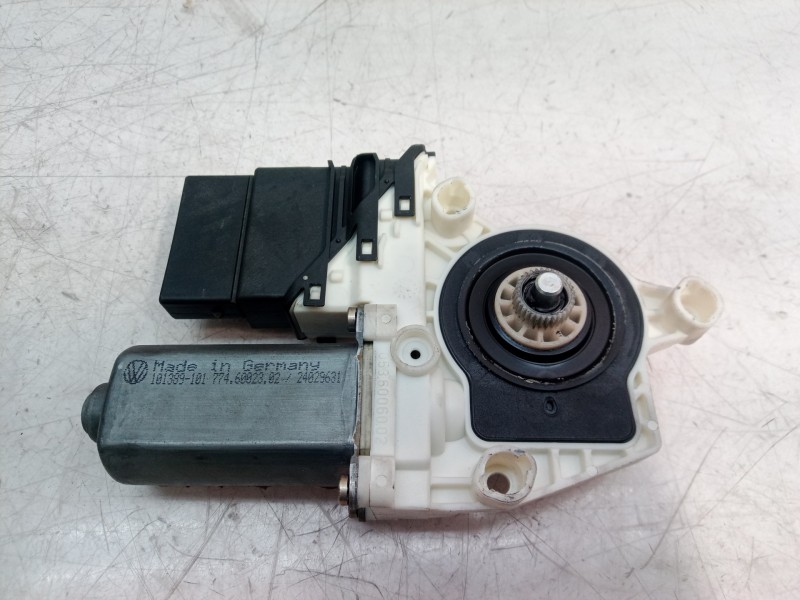 Recambio de motor elevalunas trasero izquierdo para volkswagen golf iv berlina (1j1) 25 aniversario referencia OEM IAM 1J4959711