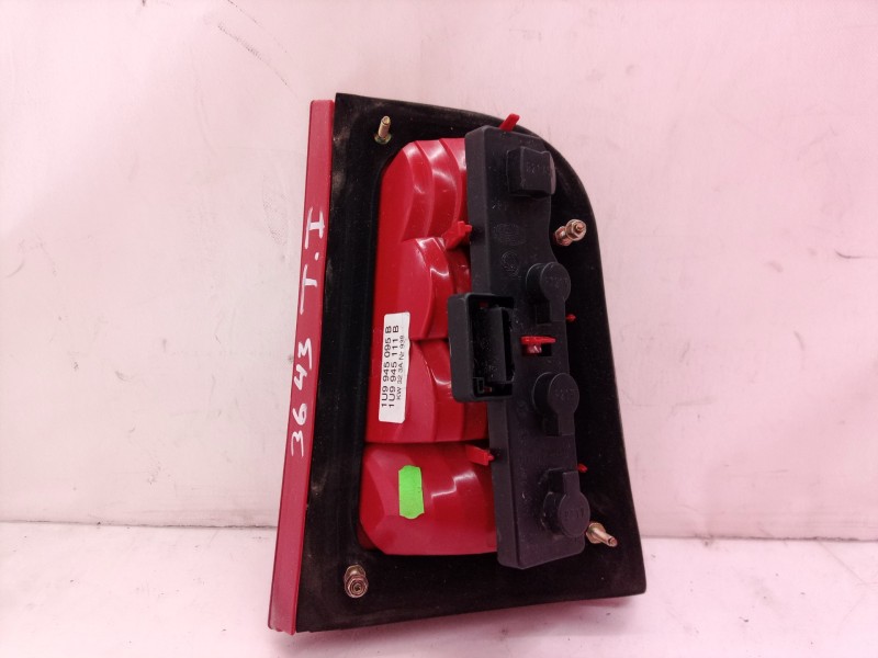 Recambio de piloto trasero izquierdo para skoda octavia berlina (1u2) tour referencia OEM IAM 1U9945095B 1U9945111B 