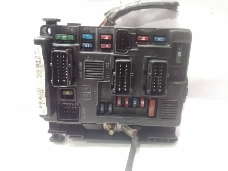 Recambio de caja reles / fusibles para toyota yaris active referencia OEM IAM 9643498880 9643498880 9643498880