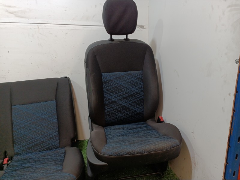Recambio de juego asientos completo para renault clio iii 1.2 16v referencia OEM IAM   