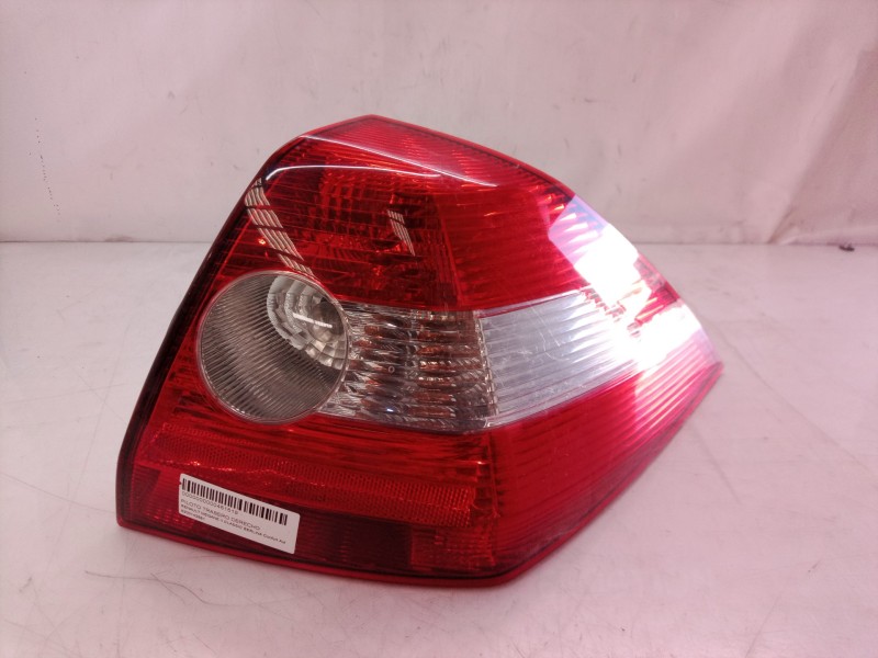 Recambio de piloto trasero derecho para renault megane ii classic berlina confort authentique referencia OEM IAM 8200142681  