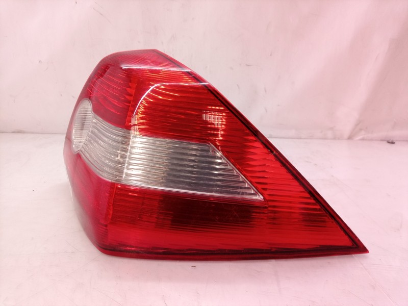 Recambio de piloto trasero derecho para renault megane ii classic berlina confort authentique referencia OEM IAM 8200142681  