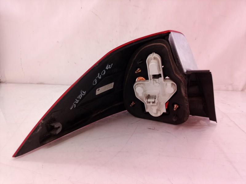 Recambio de piloto trasero derecho para renault megane ii classic berlina confort authentique referencia OEM IAM 8200142681  