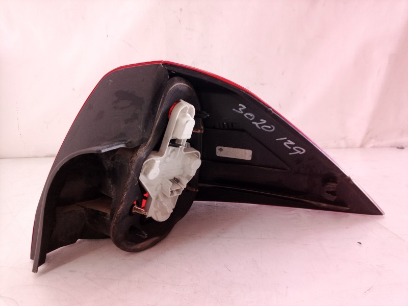 Recambio de piloto trasero izquierdo para renault megane ii classic berlina confort authentique referencia OEM IAM 8200142682  