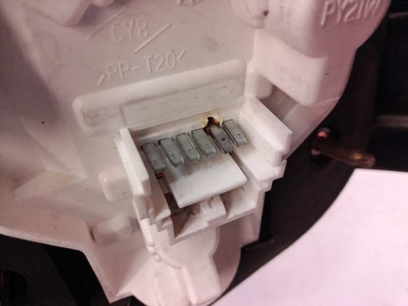 Recambio de piloto trasero izquierdo para renault megane ii classic berlina confort authentique referencia OEM IAM 8200142682  