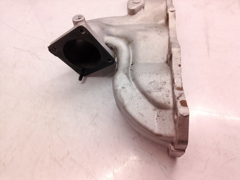 Recambio de colector admision para kia carens referencia OEM IAM   