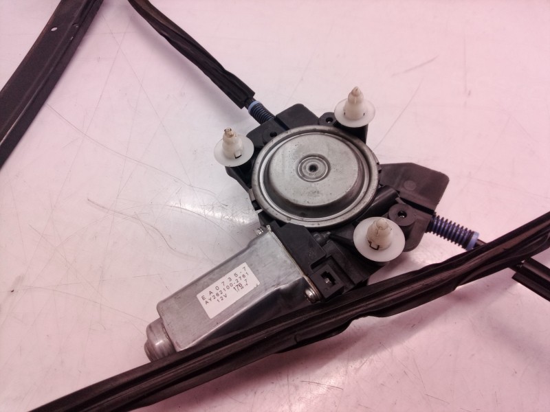 Recambio de elevalunas delantero izquierdo para chrysler voyager (rg) 2.5 crd cat referencia OEM IAM AY2621002761 AY2621002761 A