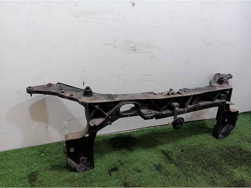 Recambio de travesaño superior para renault clio iii 1.2 16v referencia OEM IAM   