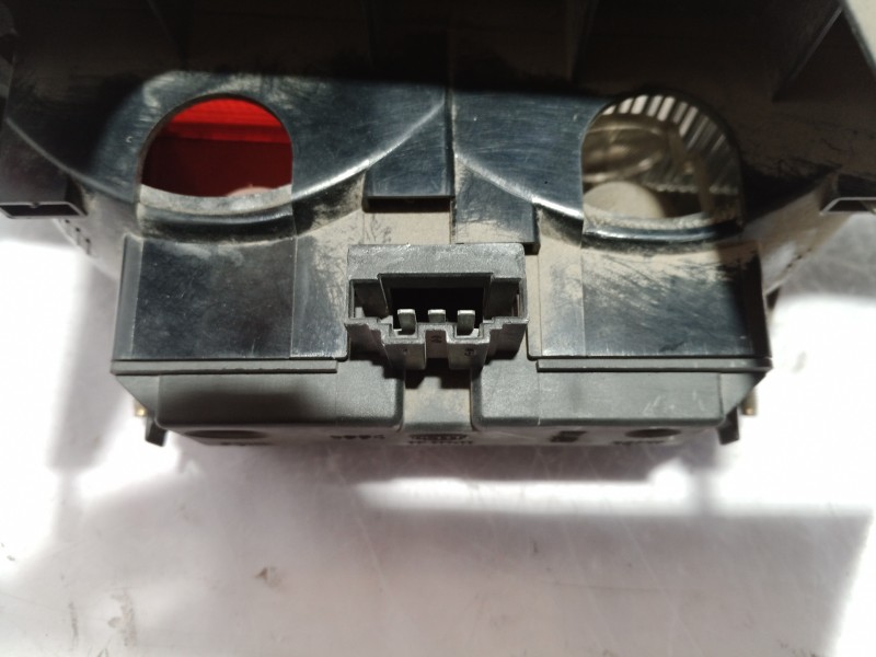 Recambio de piloto trasero izquierdo interior para seat toledo (1l) magnus referencia OEM IAM 96159800 96159800 96159800