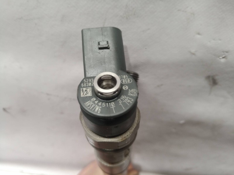 Recambio de inyector para bmw x3 (e83) 2.0d referencia OEM IAM 7793836 7793836 0445110216