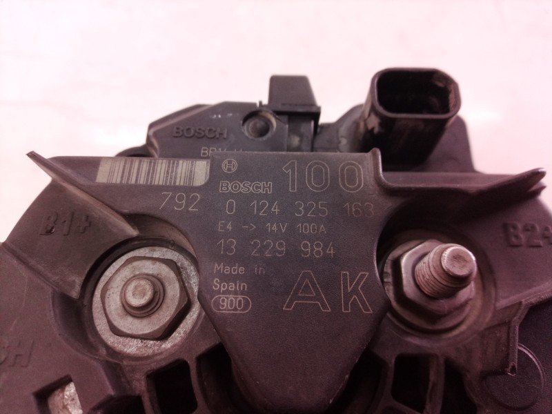 Recambio de alternador para opel astra h berlina cosmo referencia OEM IAM 0124325163 0124325163 13229984