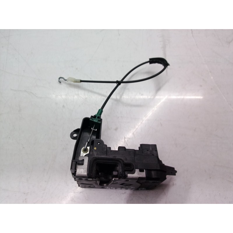 Recambio de cerradura puerta delantera derecha para opel astra h berlina cosmo referencia OEM IAM 13210749  