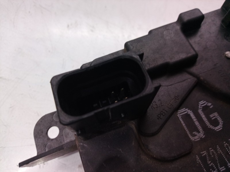 Recambio de cerradura puerta delantera derecha para opel astra h berlina cosmo referencia OEM IAM 13210749  