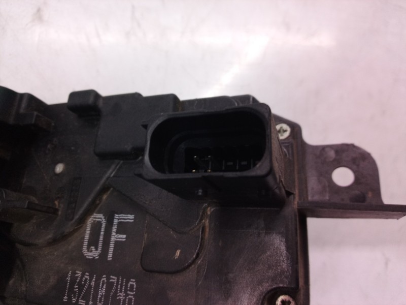 Recambio de cerradura puerta delantera izquierda para opel astra h berlina cosmo referencia OEM IAM 13210748  