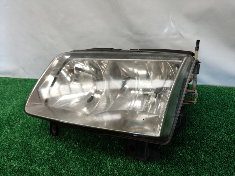 Recambio de faro izquierdo para volkswagen polo berlina (6n2) trendline referencia OEM IAM 6N1941015AD 6N1941015AD 6N1941015AD