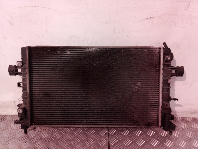 Recambio de radiador agua para opel astra h berlina cosmo referencia OEM IAM 13128818 13128818 13128818
