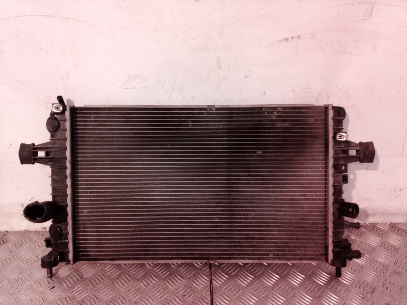 Recambio de radiador agua para opel astra h berlina cosmo referencia OEM IAM 13128818 13128818 13128818