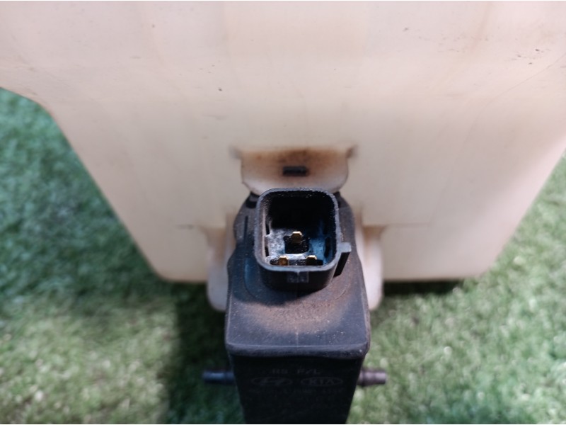 Recambio de deposito limpia para kia carens 2.0 turbodiesel cat referencia OEM IAM 0K2FA67480 0K2FA67480 0K2FB67480