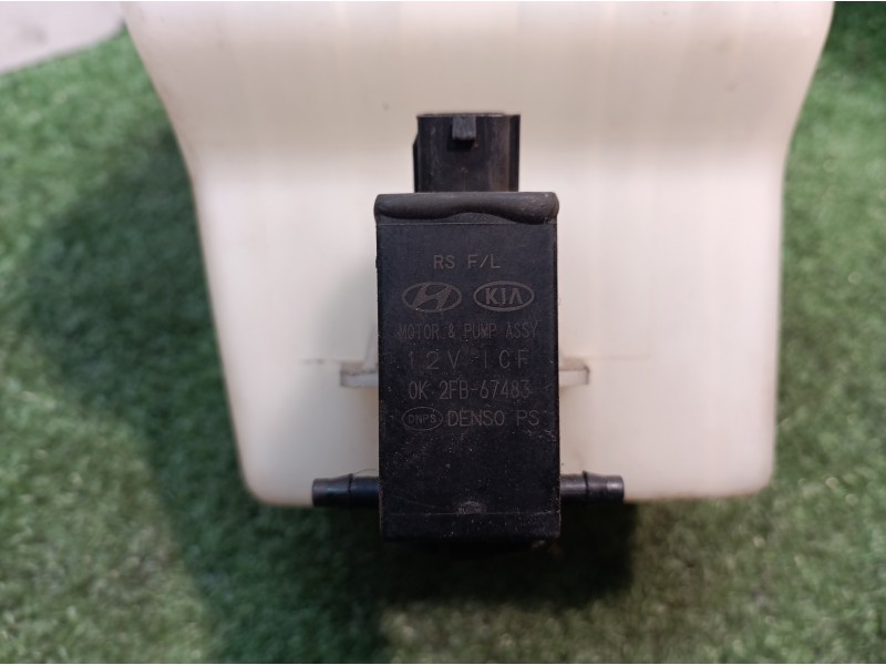 Recambio de deposito limpia para kia carens 2.0 turbodiesel cat referencia OEM IAM 0K2FA67480 0K2FA67480 0K2FB67480
