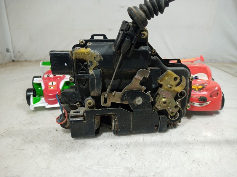 Recambio de cerradura puerta delantera derecha para seat leon (1m1) sport referencia OEM IAM 116732 116732 116732