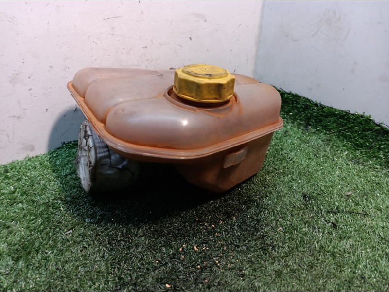 Recambio de deposito expansion para ford fiesta (cbk) referencia OEM IAM 86FB8100GD 86FB8100GD 86FB8100