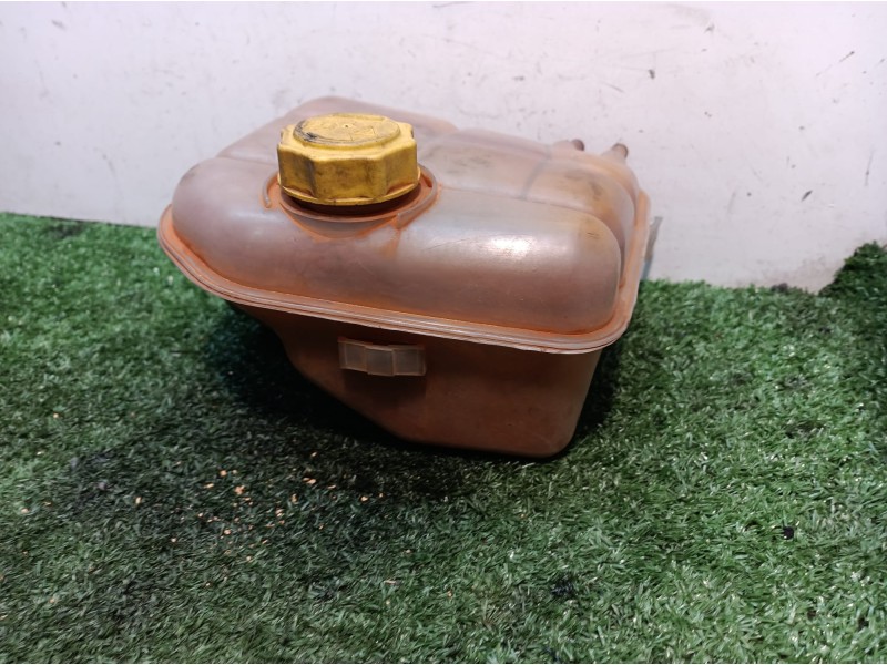 Recambio de deposito expansion para ford fiesta (cbk) referencia OEM IAM 86FB8100GD 86FB8100GD 86FB8100