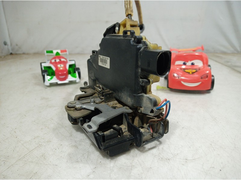 Recambio de cerradura puerta trasera derecha para seat leon (1m1) sport referencia OEM IAM 117685104 117685104 117685104