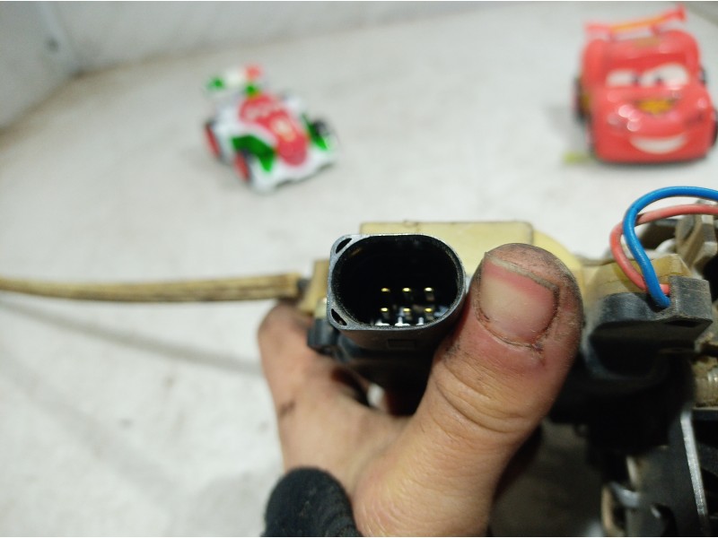 Recambio de cerradura puerta trasera derecha para seat leon (1m1) sport referencia OEM IAM 117685104 117685104 117685104