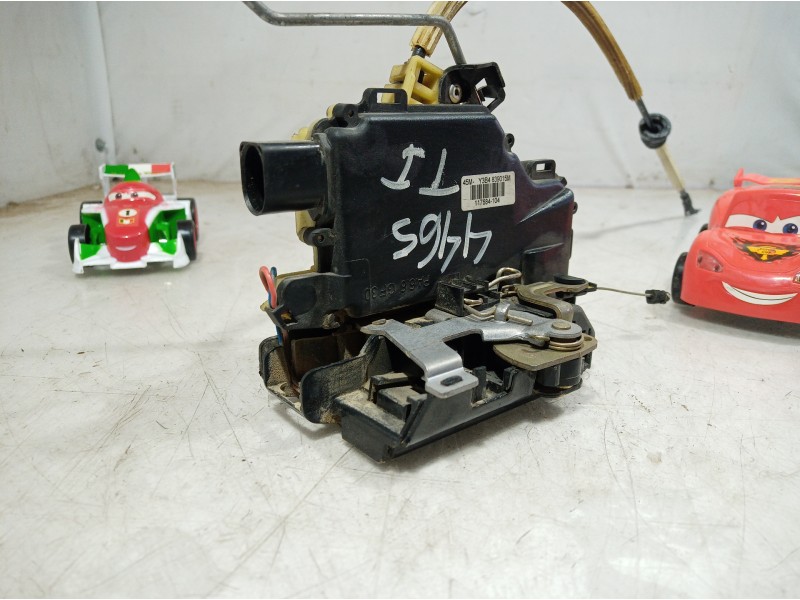 Recambio de cerradura puerta trasera izquierda para seat leon (1m1) sport referencia OEM IAM 117684104 117684104 117684104