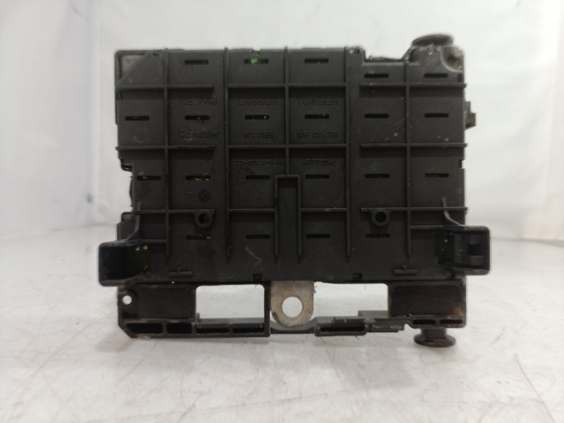 Recambio de caja reles / fusibles para peugeot 206 berlina e-music referencia OEM IAM 9650664180 9650664180 9650664180