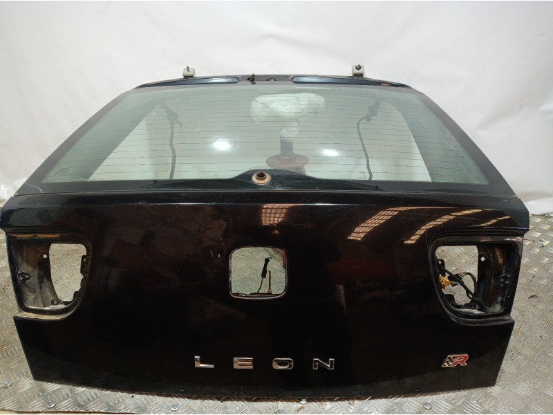 Recambio de porton trasero para seat leon (1m1) sport referencia OEM IAM 1M6827025H 1M6827025H 1M6827025