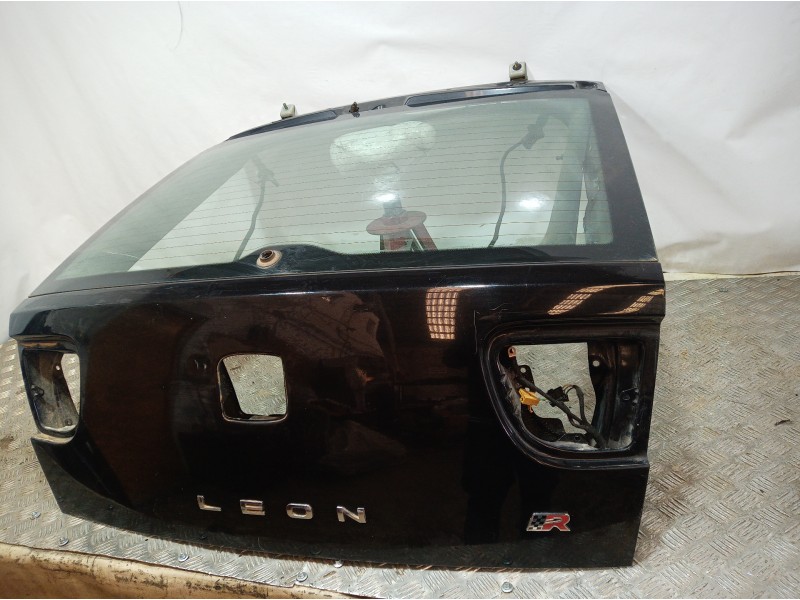 Recambio de porton trasero para seat leon (1m1) sport referencia OEM IAM 1M6827025H 1M6827025H 1M6827025