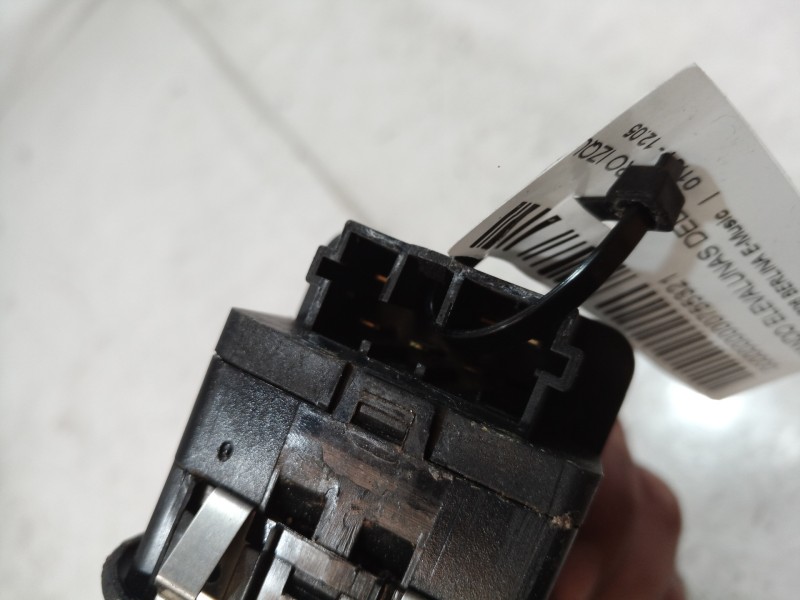 Recambio de mando elevalunas delantero izquierdo para peugeot 206 berlina e-music referencia OEM IAM   