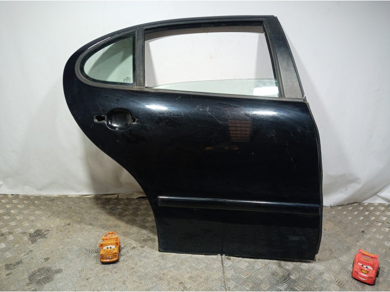 Recambio de puerta trasera derecha para seat leon (1m1) sport referencia OEM IAM   